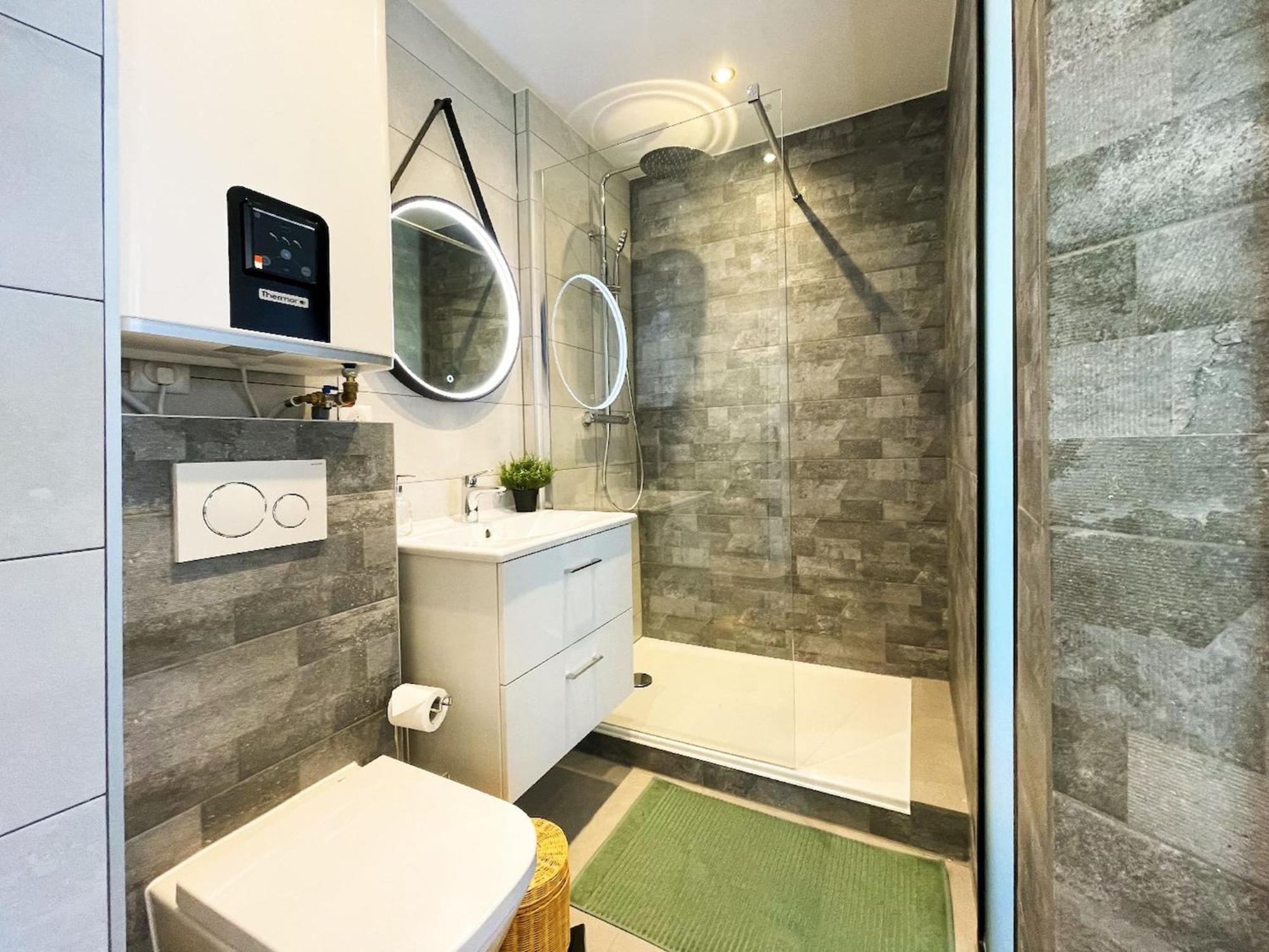 Homey Superchill - Appartement Moderne Et Tout Equipe - Netflix Et Wifi Inclus - Situe En Hyper-Centre - Proche Geneve Annemasse Zewnętrze zdjęcie